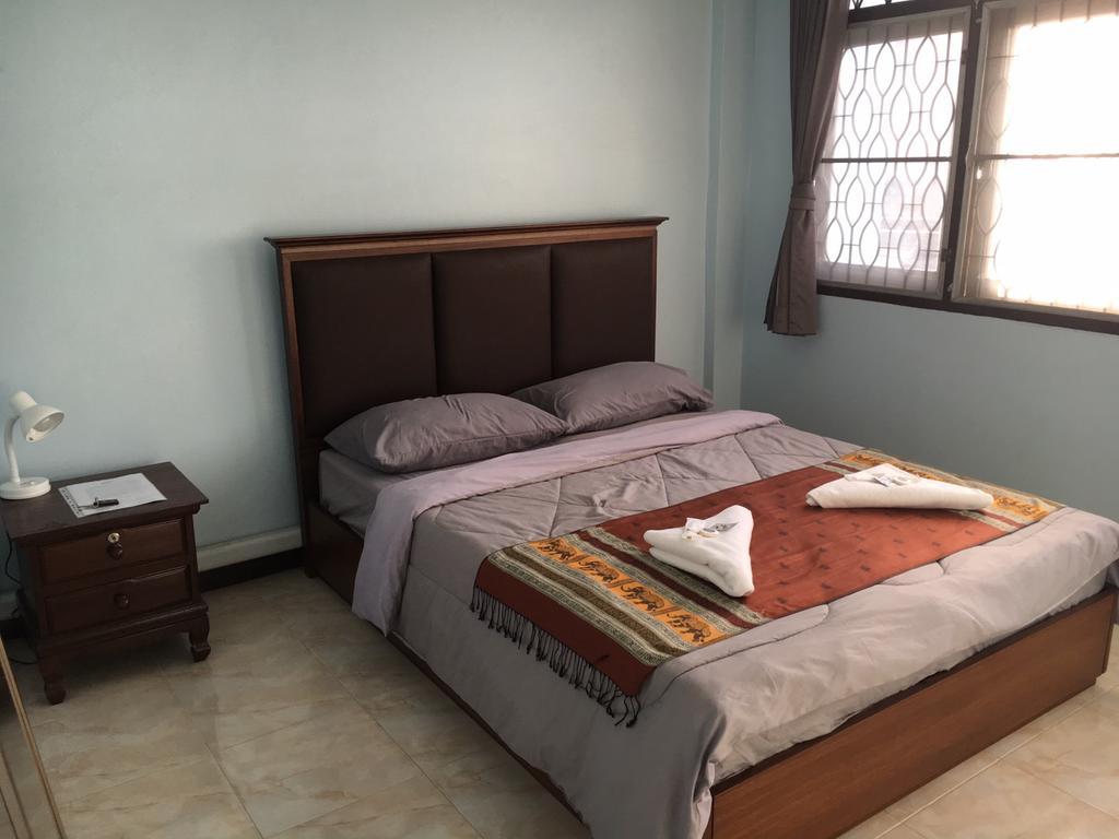 Jeesnail Guesthouse Bangkok Extérieur photo