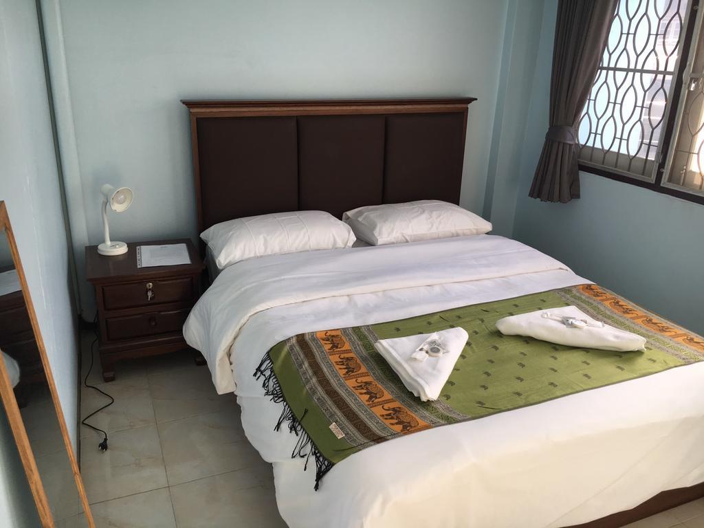 Jeesnail Guesthouse Bangkok Extérieur photo